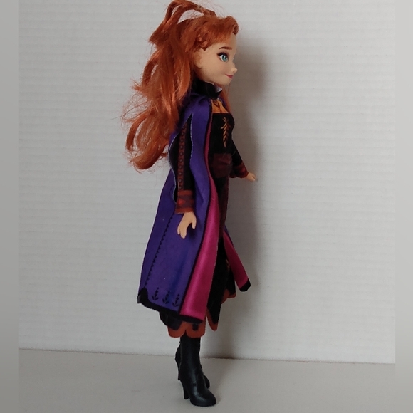 Disney Frozen Fashion Doll Anna - Picture 4 of 6